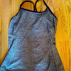 Women’s grey workout tank
